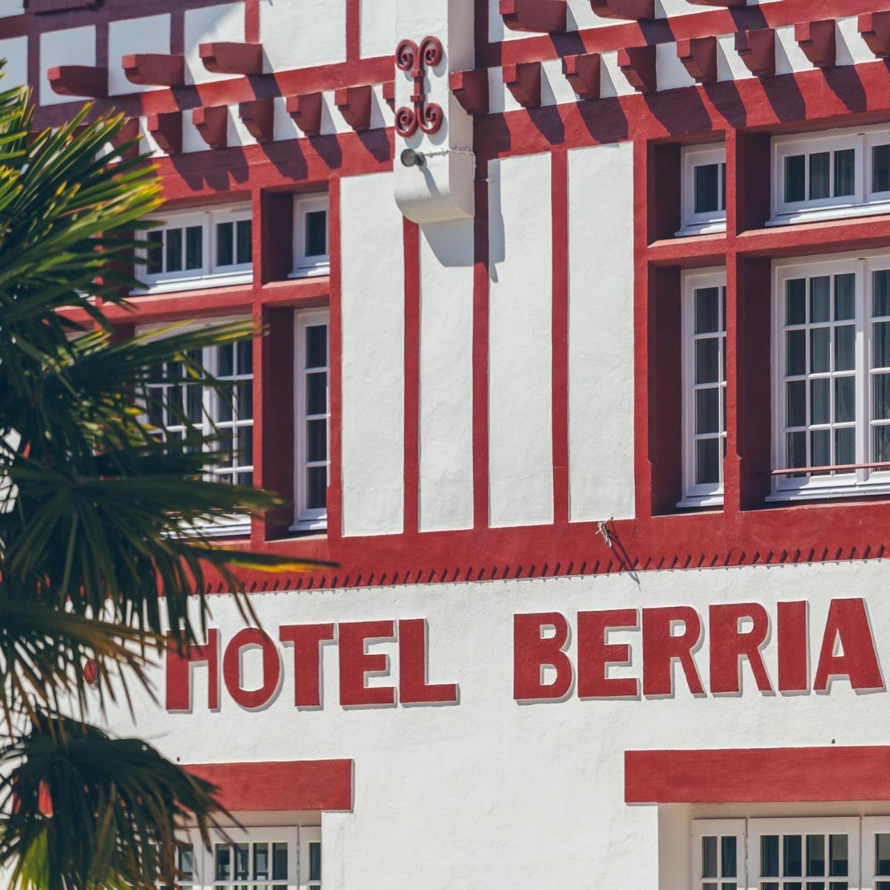 Hotel Berria Hasparren Eksteriør bilde